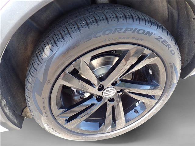 Used 2023 Volkswagen Tiguan SE R-Line AWD/4WD image 7