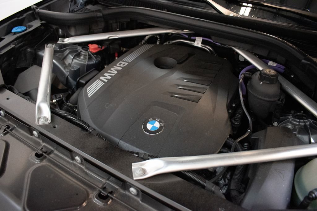 Certified 2026 BMW X5 xDrive40i w/ Climate Comfort Package image 10