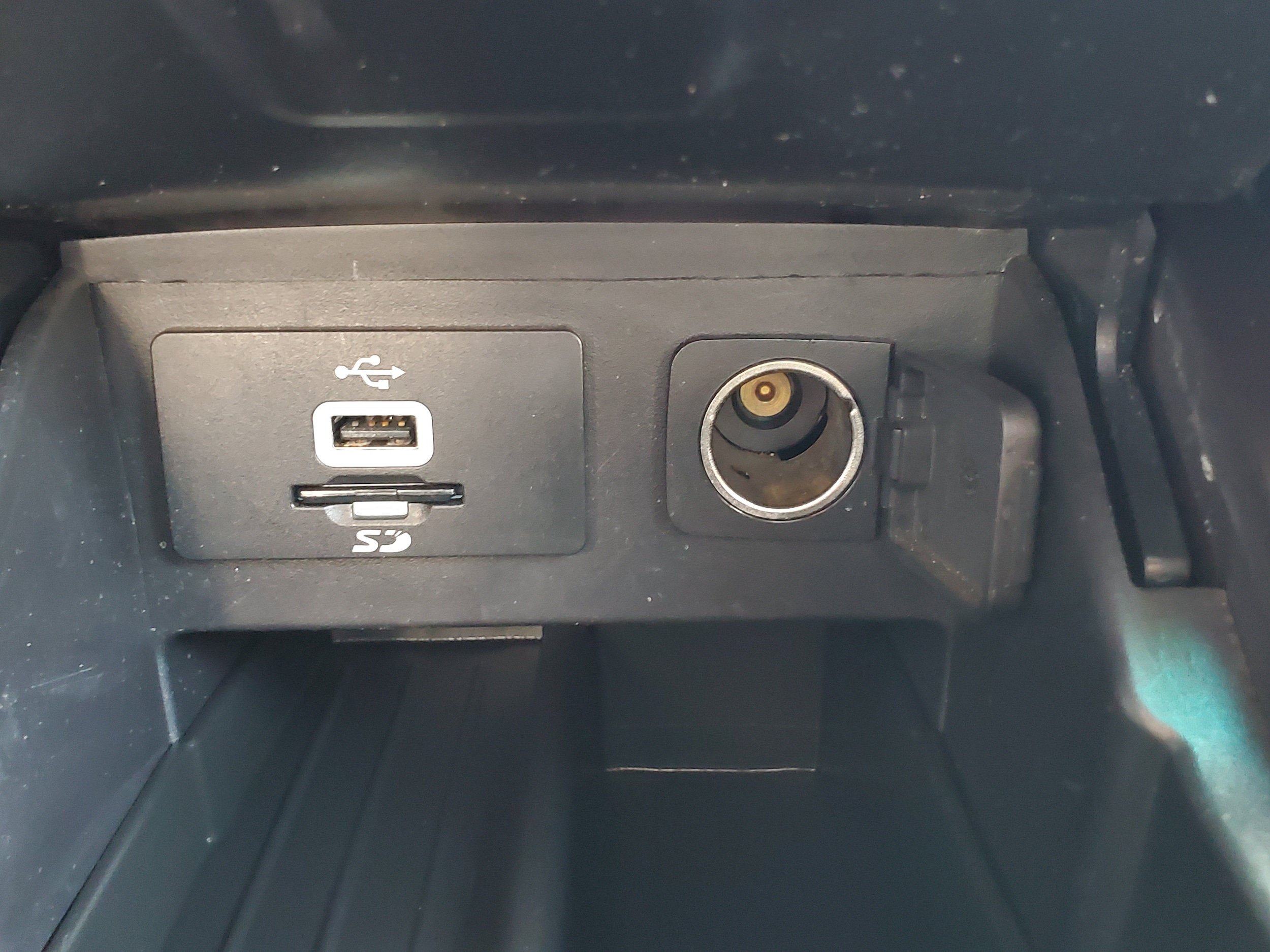Used 2016 Ford Explorer Sport w/ Equipment Group 401A AWD/4WD image 23