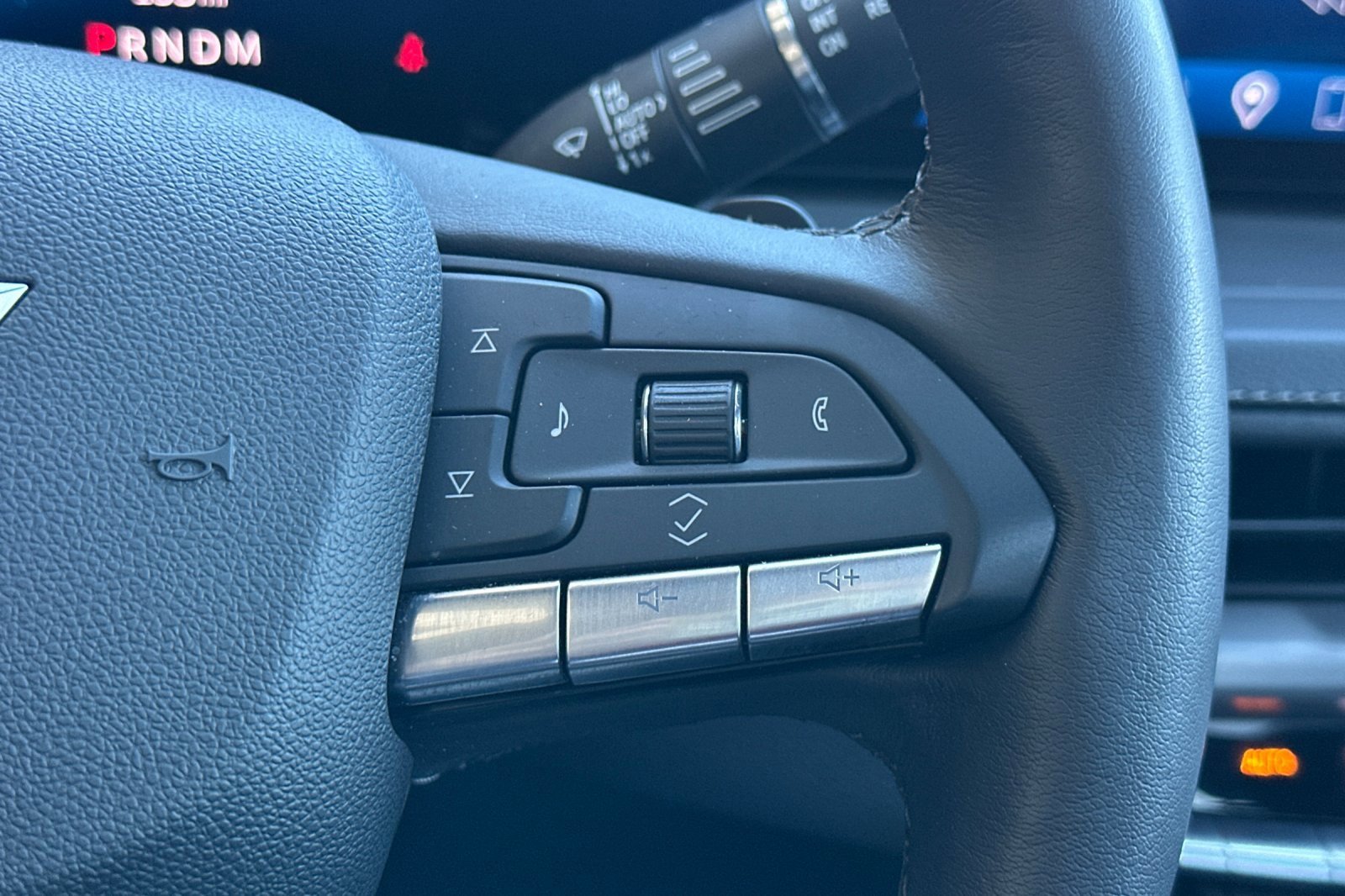 Used 2024 Cadillac XT4 Premium Luxury image 32