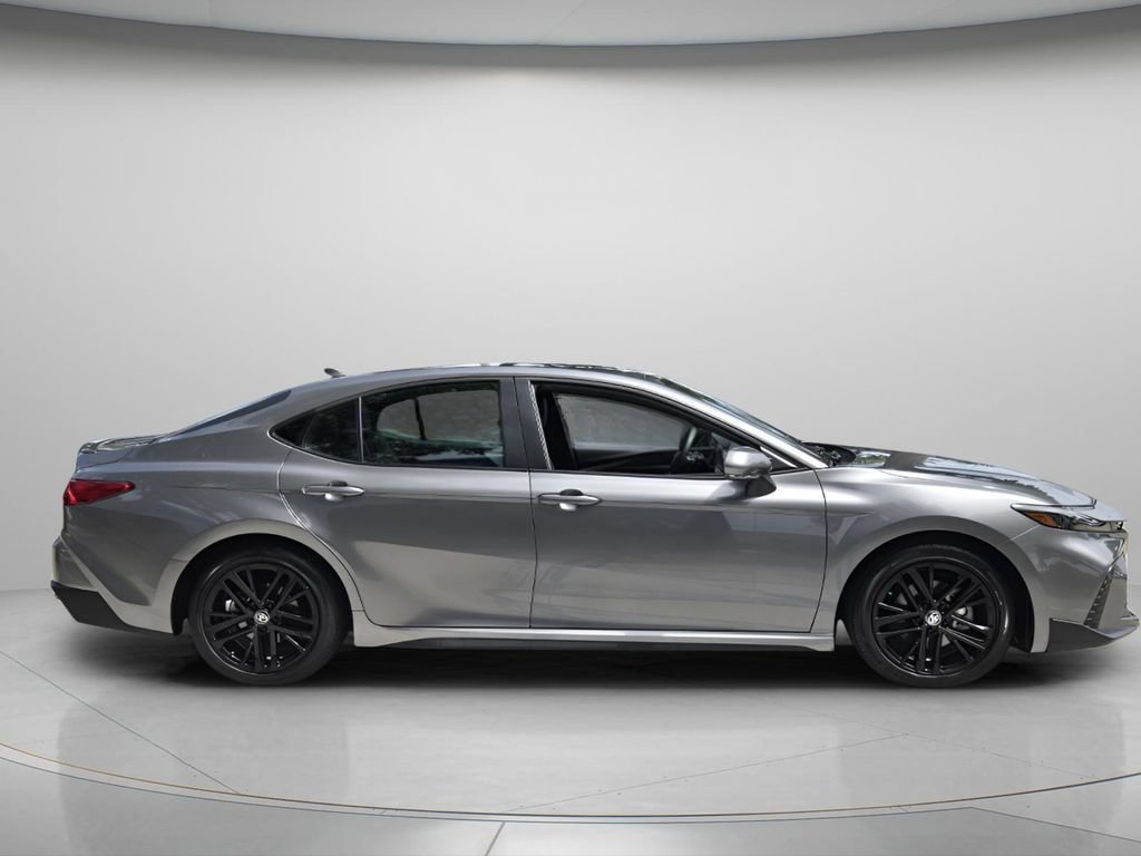 Used 2026 Toyota Camry SE FWD image 3