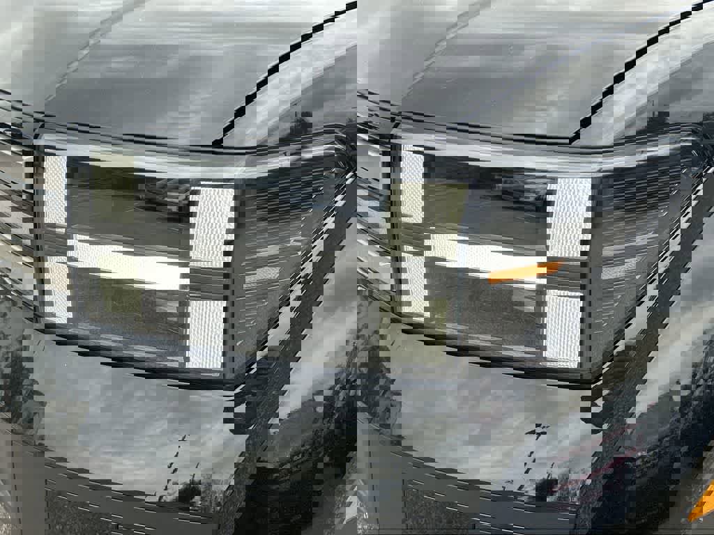 New 2025 Hyundai Santa Fe SE image 11