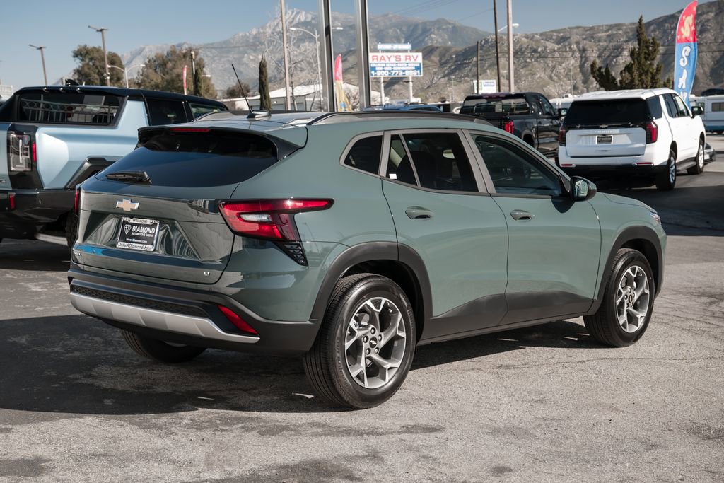 New 2026 Chevrolet Trax LT w/ Driver Confidence Package FWD image 5