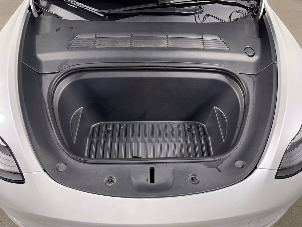 Used 2022 Tesla Model Y Performance image 9