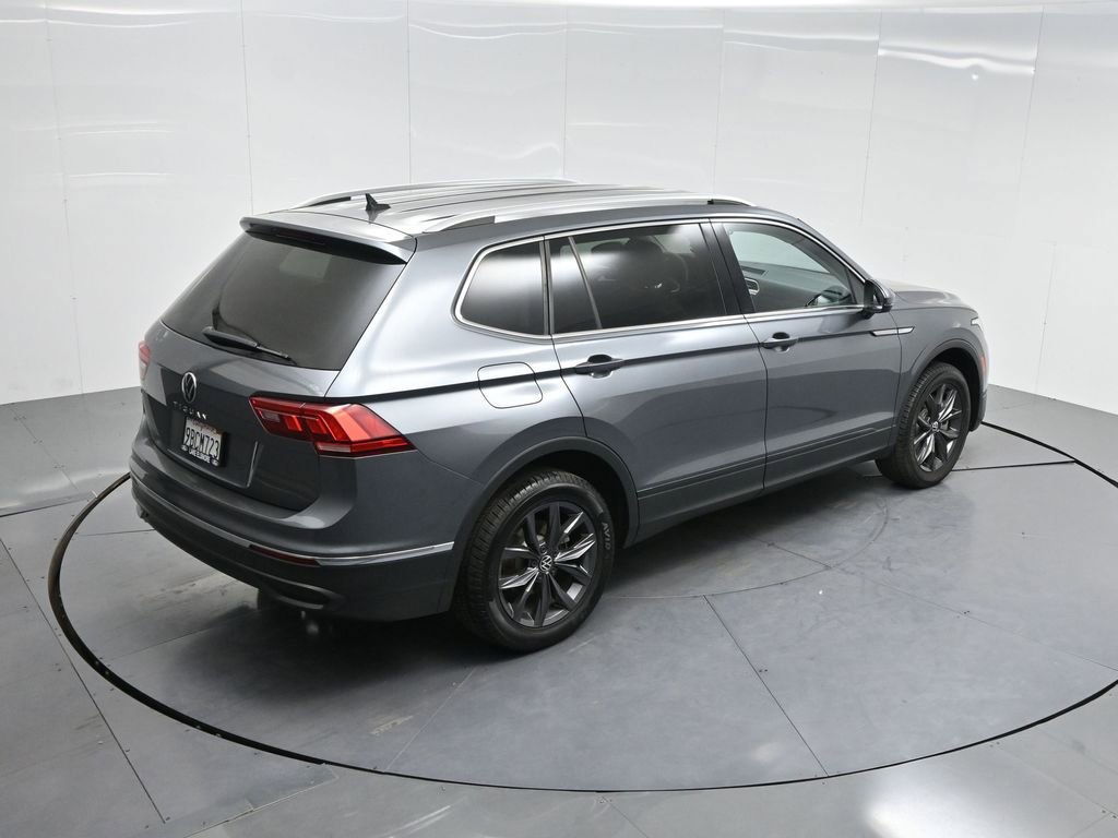 Used 2022 Volkswagen Tiguan SE image 58