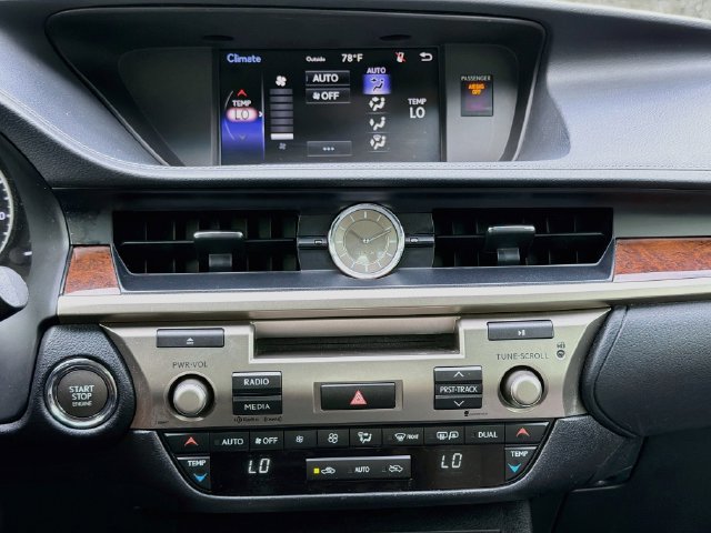 Used 2015 Lexus ES 350 w/ Premium Package FWD image 32