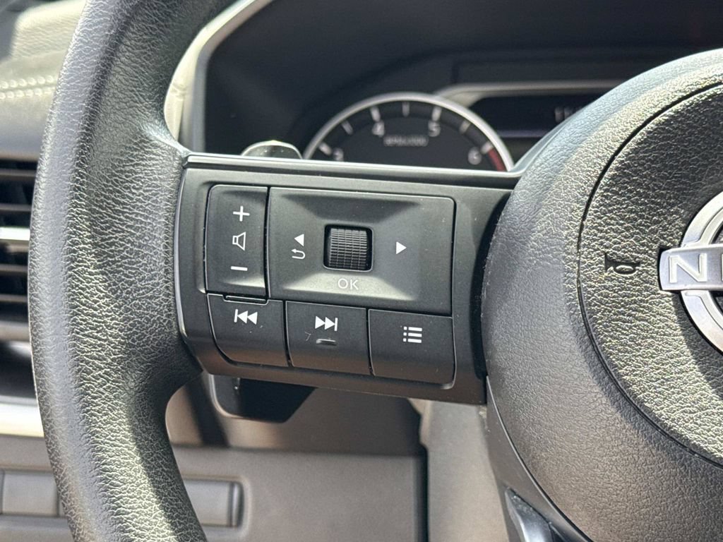 Certified 2024 Nissan Rogue SV FWD image 32