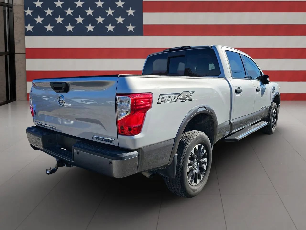 Used 2019 Nissan Titan PRO-4X w/ Pro-4x Convenience Package AWD/4WD image 15