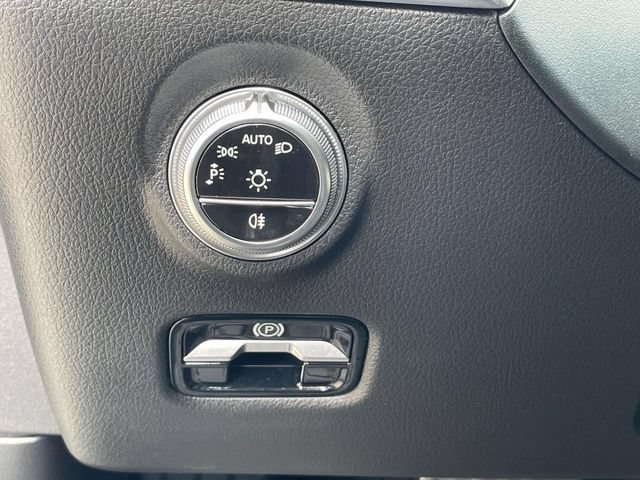Used 2024 Mercedes-Benz C 300 4MATIC Sedan image 21