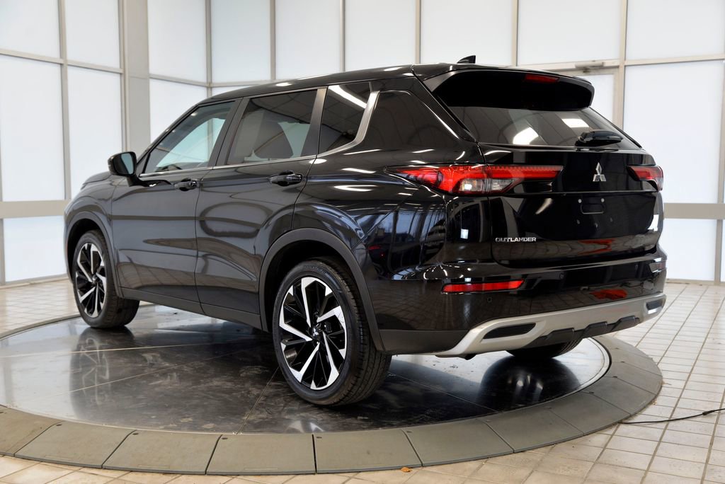 Used 2024 Mitsubishi Outlander SE image 6