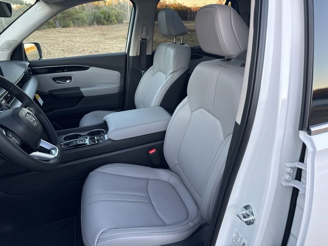 New 2025 Honda Pilot Touring image 19