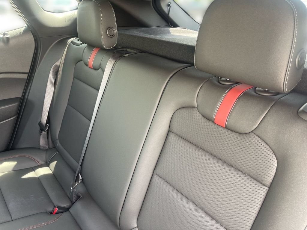 Used 2024 Chevrolet Trax RS w/ Sunroof Package FWD image 34