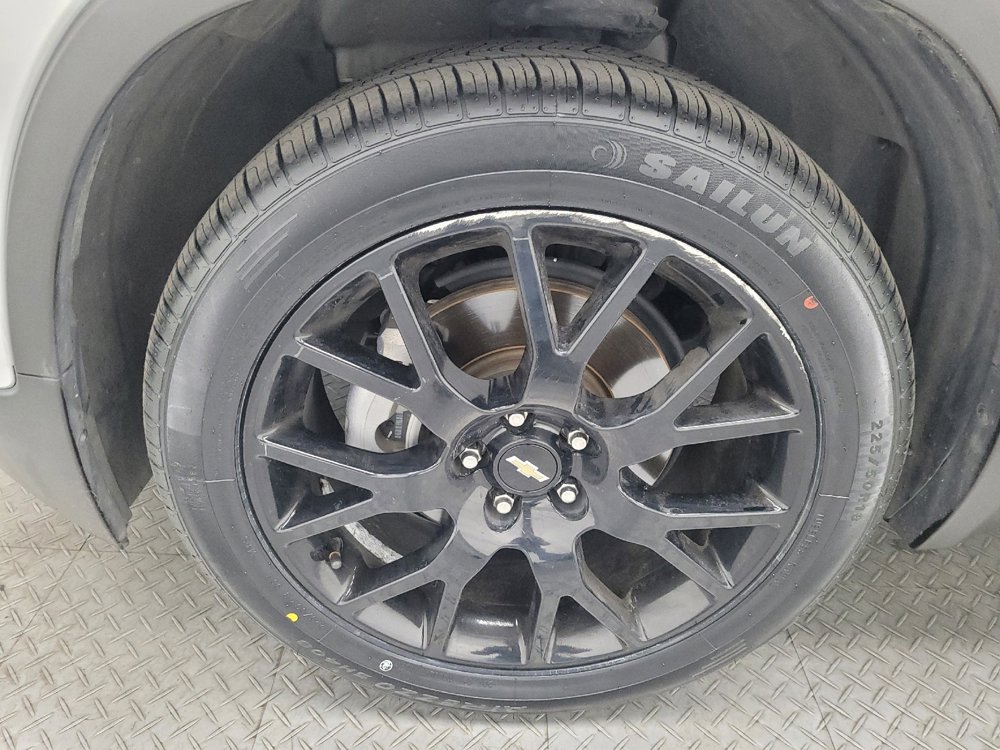 Used 2021 Chevrolet Trax LT w/ Sport Edition FWD image 31