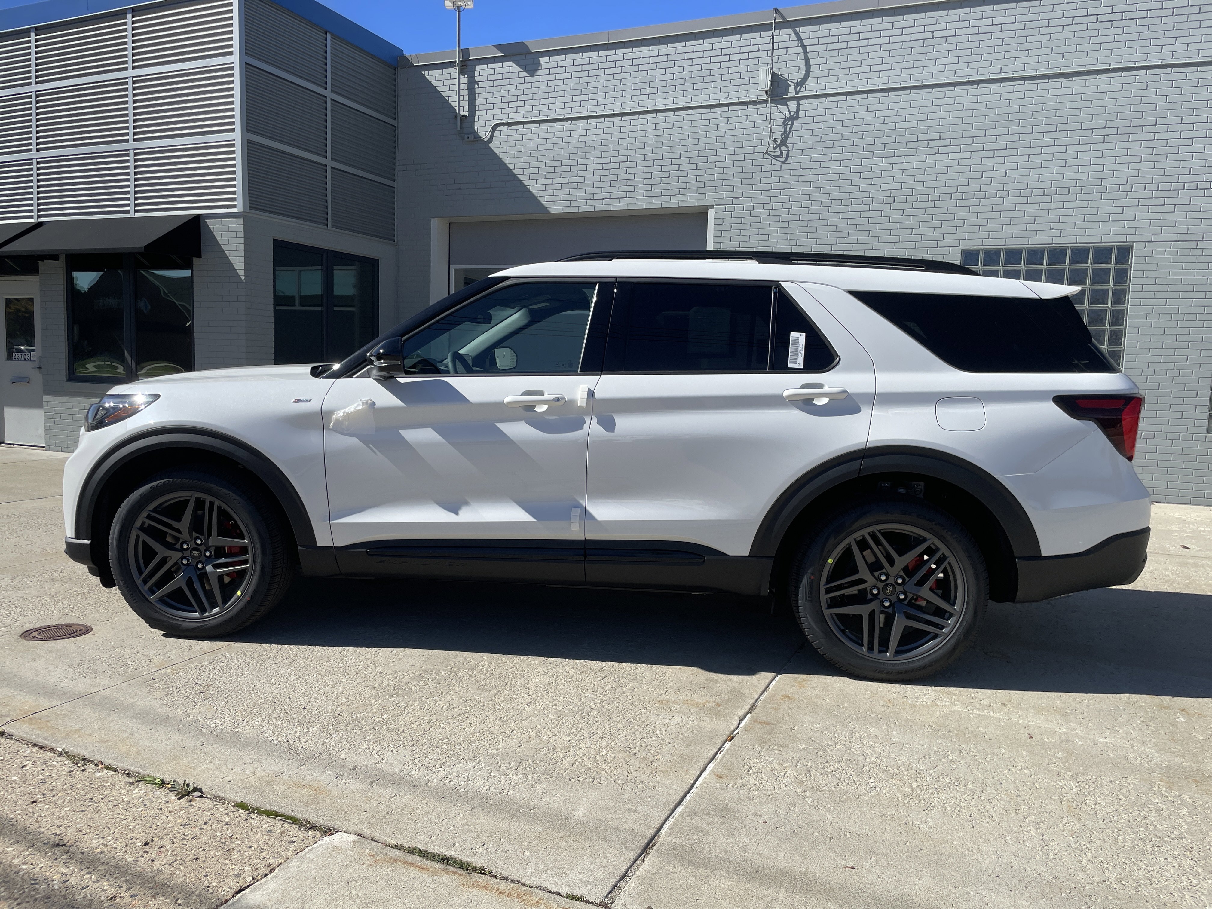 New 2026 Ford Explorer ST-Line image 7