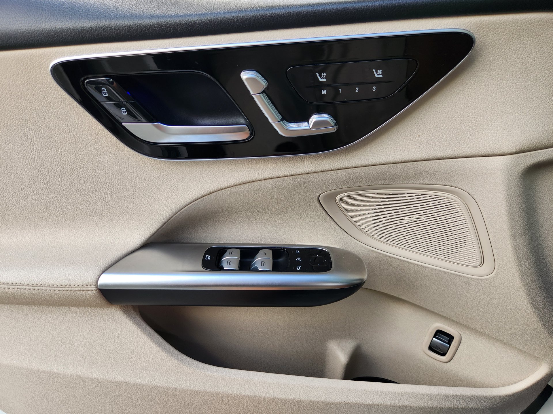 Used 2023 Mercedes-Benz C 300 Sedan image 24