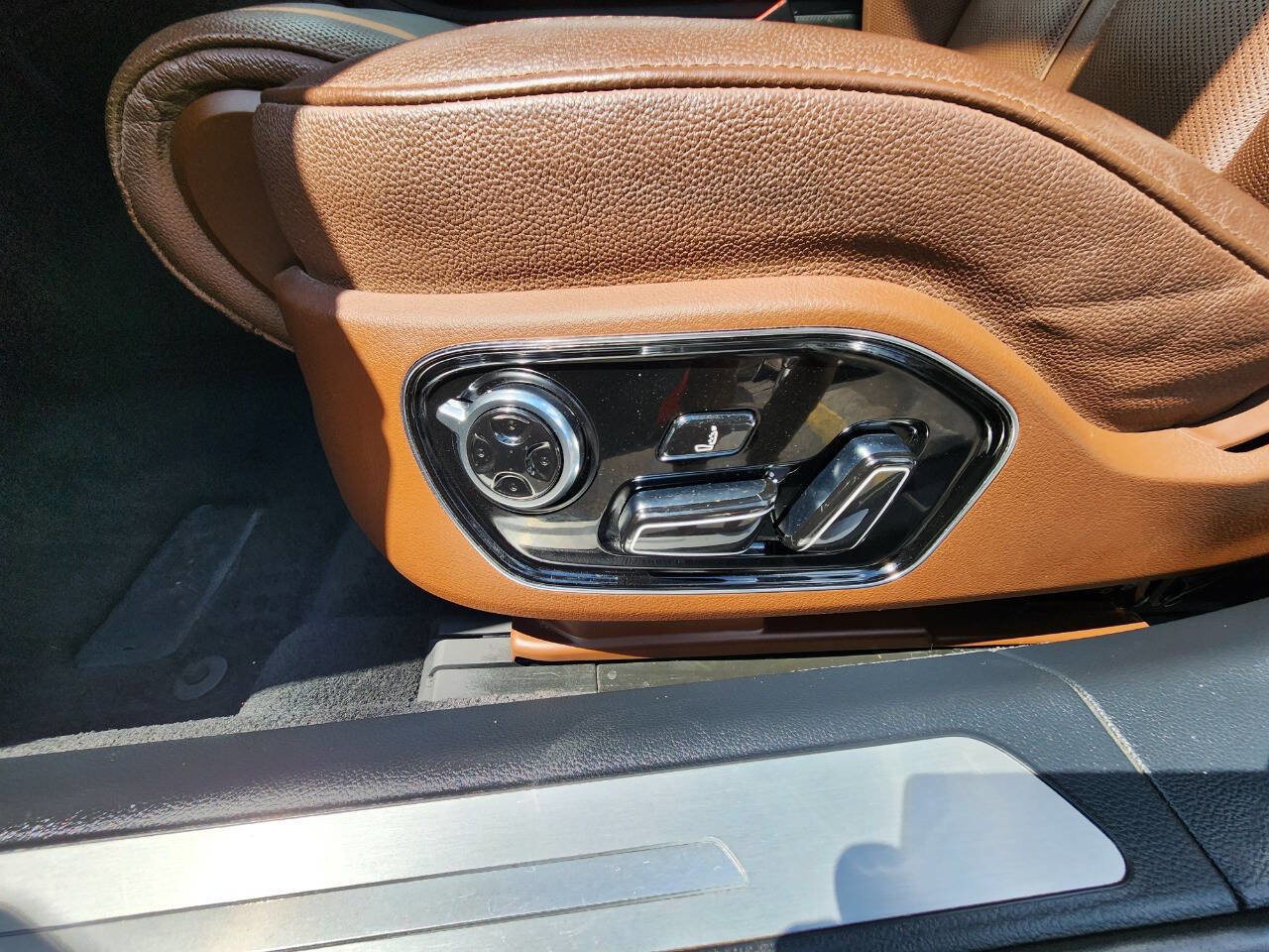 Used 2014 Audi A8 L 3.0T w/ Premium Package image 14