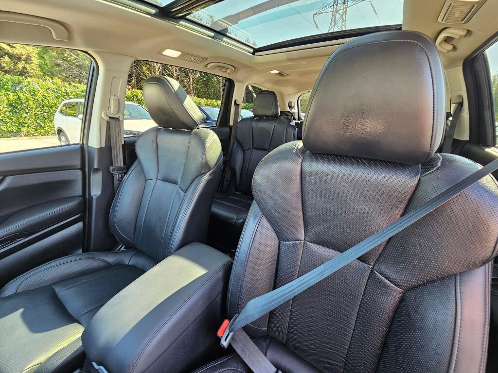 Used 2025 Subaru Ascent Bronze Edition AWD/4WD image 26