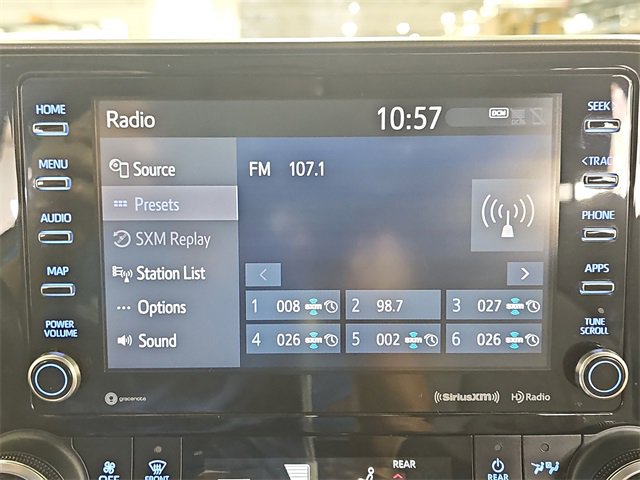 Used 2020 Toyota Highlander LE image 23