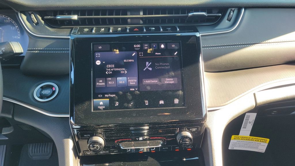 Used 2025 Jeep Grand Cherokee Laredo image 25