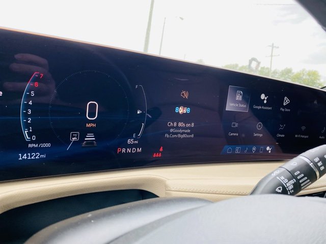 Used 2025 Cadillac XT4 Premium Luxury image 39