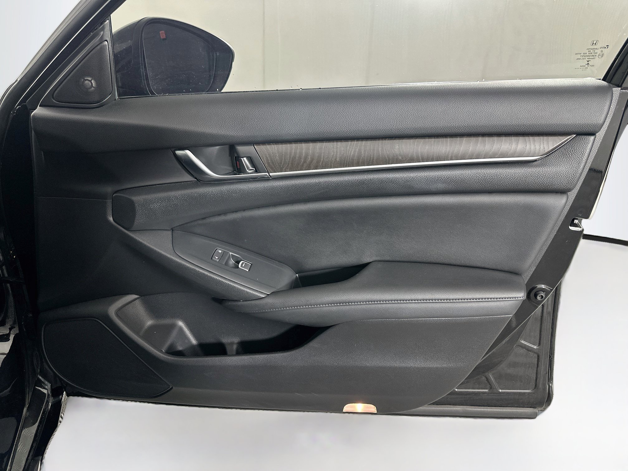 Used 2020 Honda Accord Touring image 31