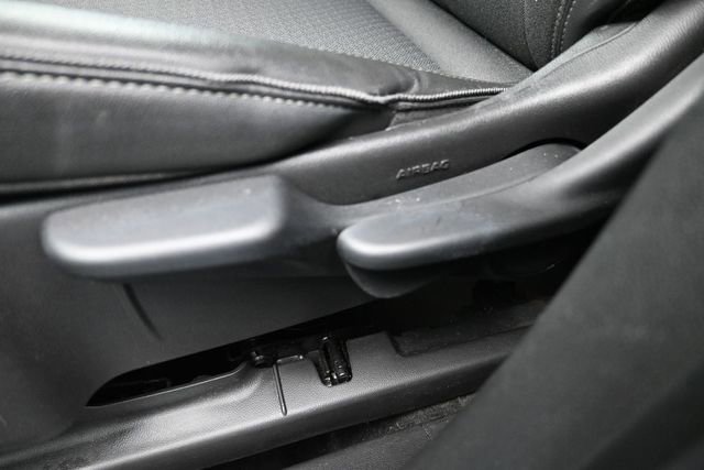 Used 2025 Buick Encore GX Preferred AWD/4WD image 14