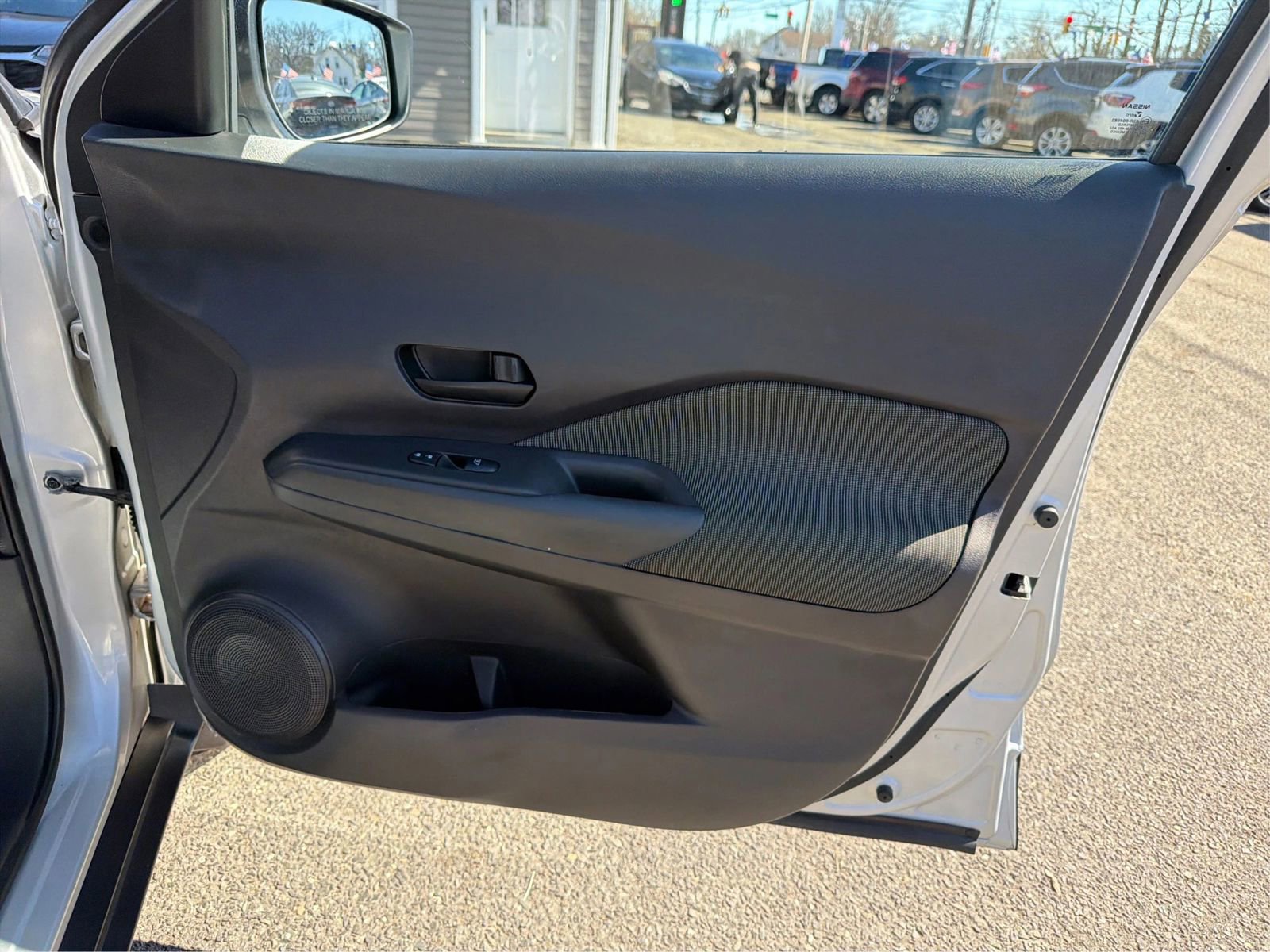 Used 2018 Nissan Kicks S image 22