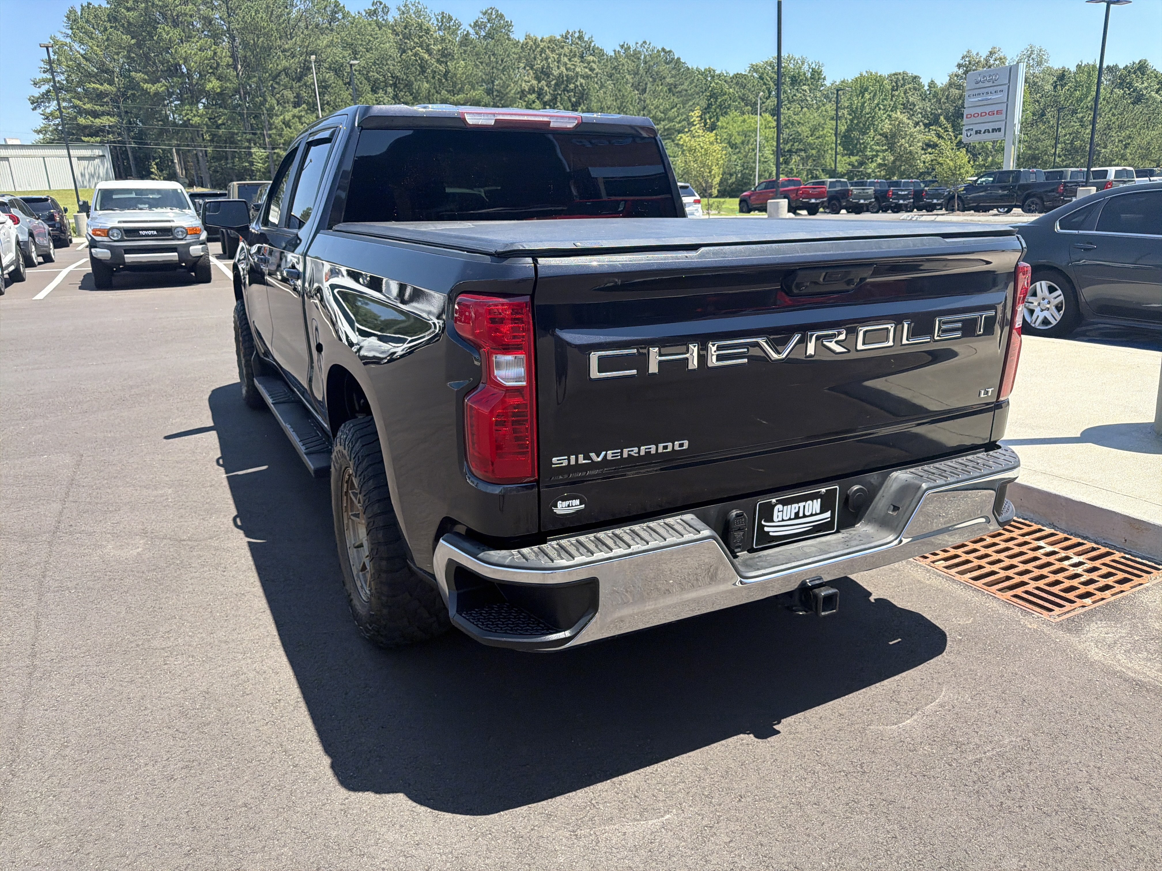 Used 2022 Chevrolet Silverado 1500 LT RWD image 18