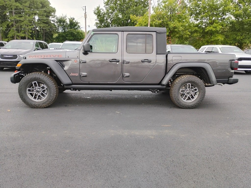 New 2025 Jeep Gladiator Mojave image 8