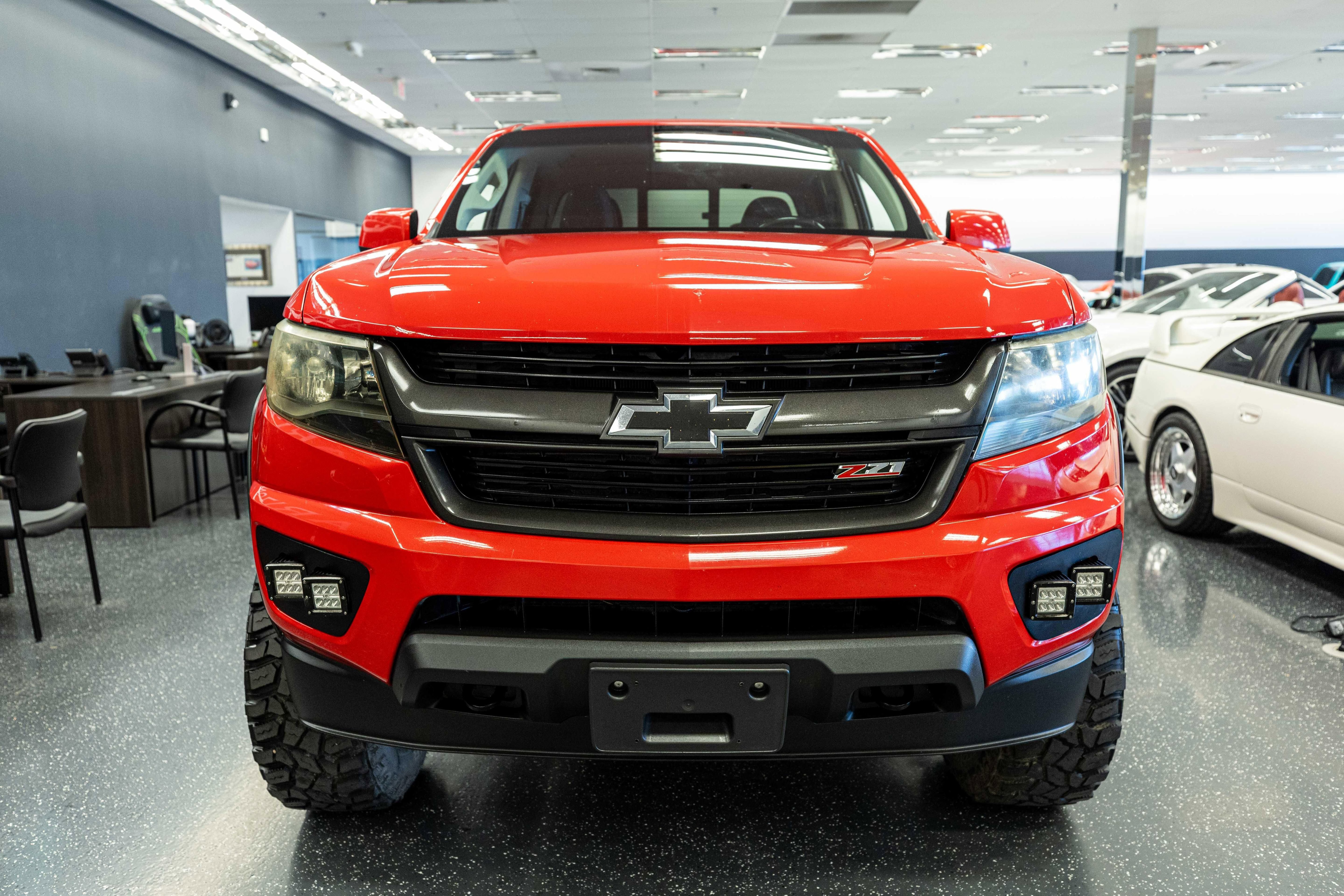Used 2016 Chevrolet Colorado Z71 AWD/4WD image 2