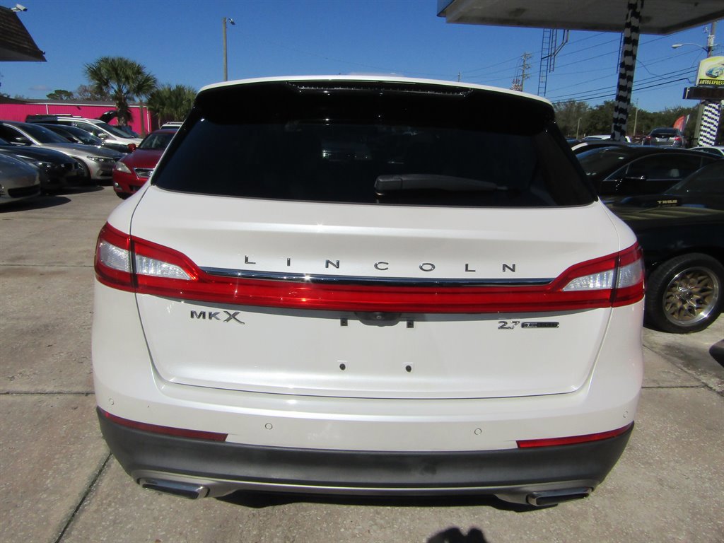 Used 2016 Lincoln MKX Reserve w/ Technology Package image 3
