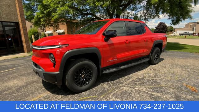 Used 2025 Chevrolet Silverado EV LT AWD/4WD image 4