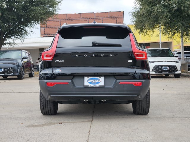 Used 2023 Volvo XC40 Recharge Ultimate image 7