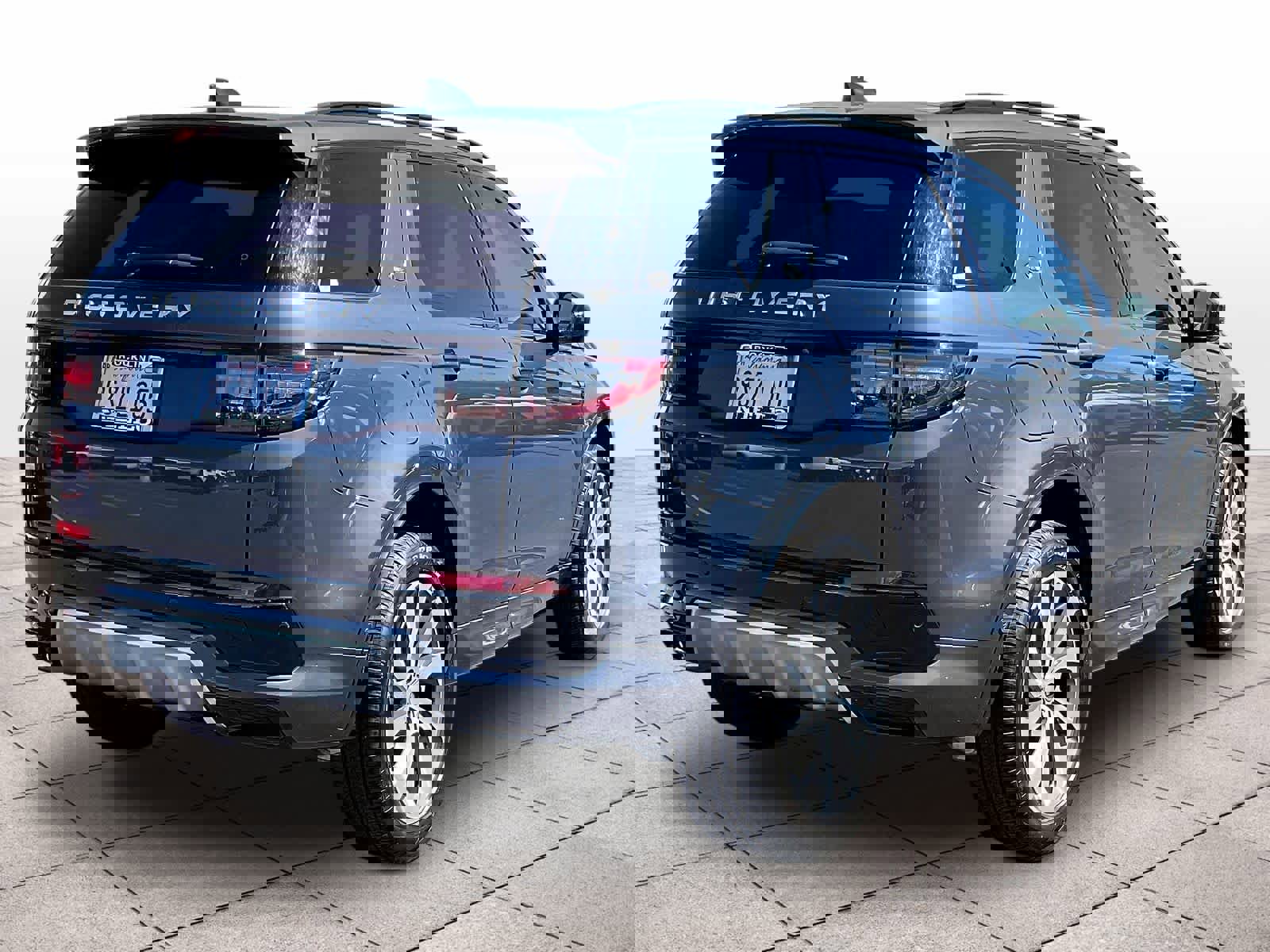 Used 2025 Land Rover Discovery Sport S image 12