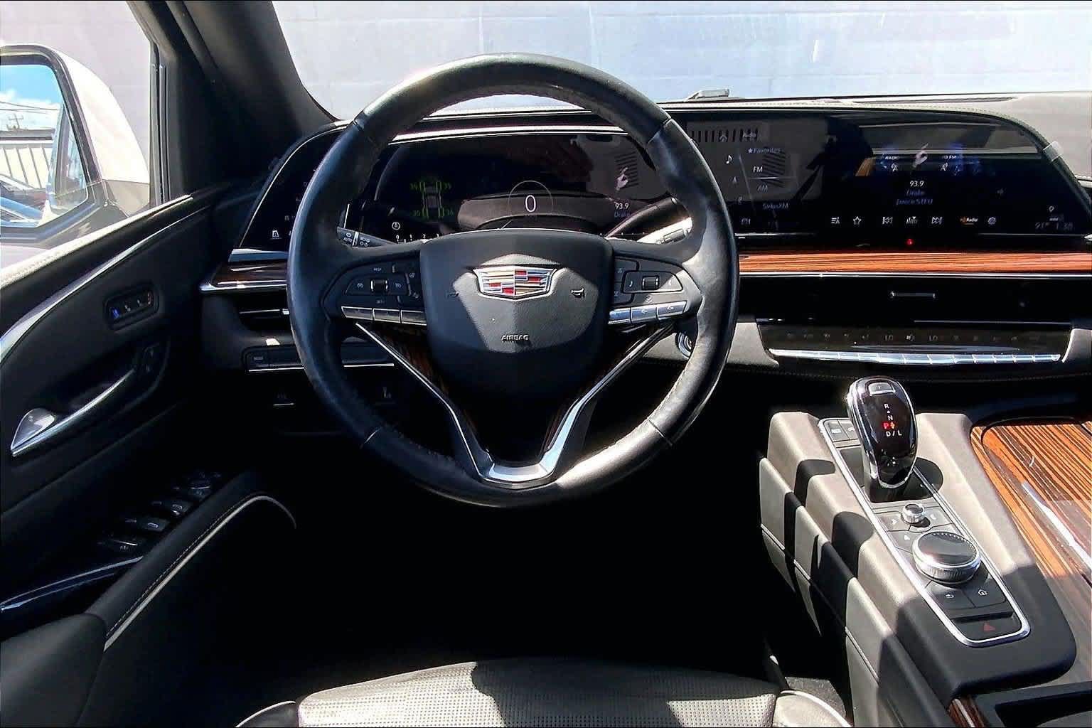 Used 2022 Cadillac Escalade Premium Luxury RWD image 14