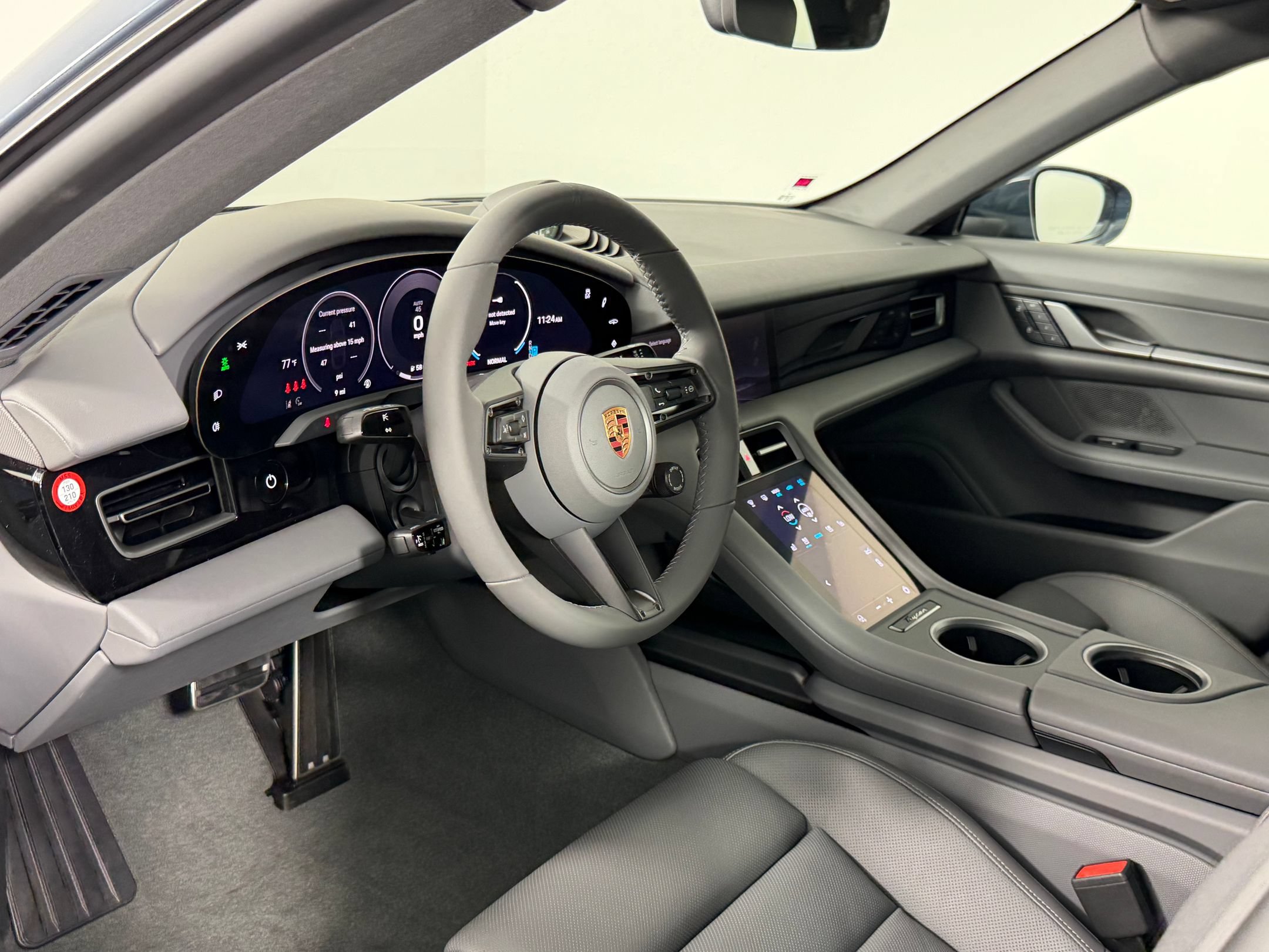 Certified 2026 Porsche Taycan AWD/4WD image 4