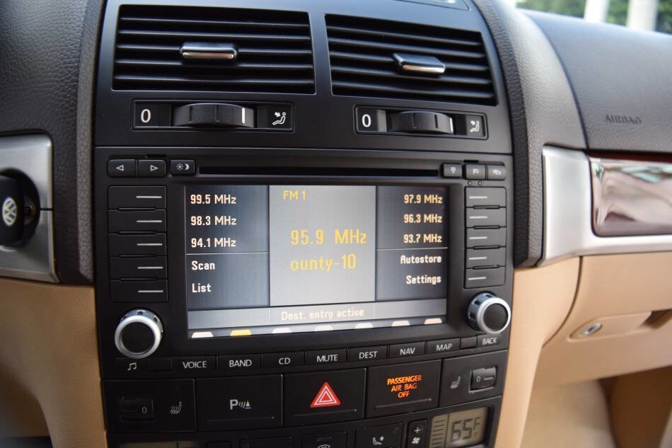 Used 2006 Volkswagen Touareg V10 TDI AWD/4WD image 62