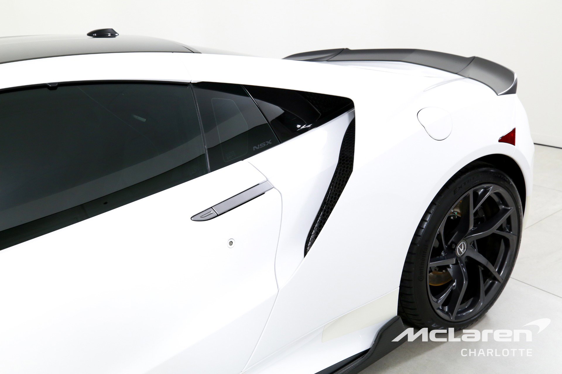 Used 2018 Acura NSX image 31