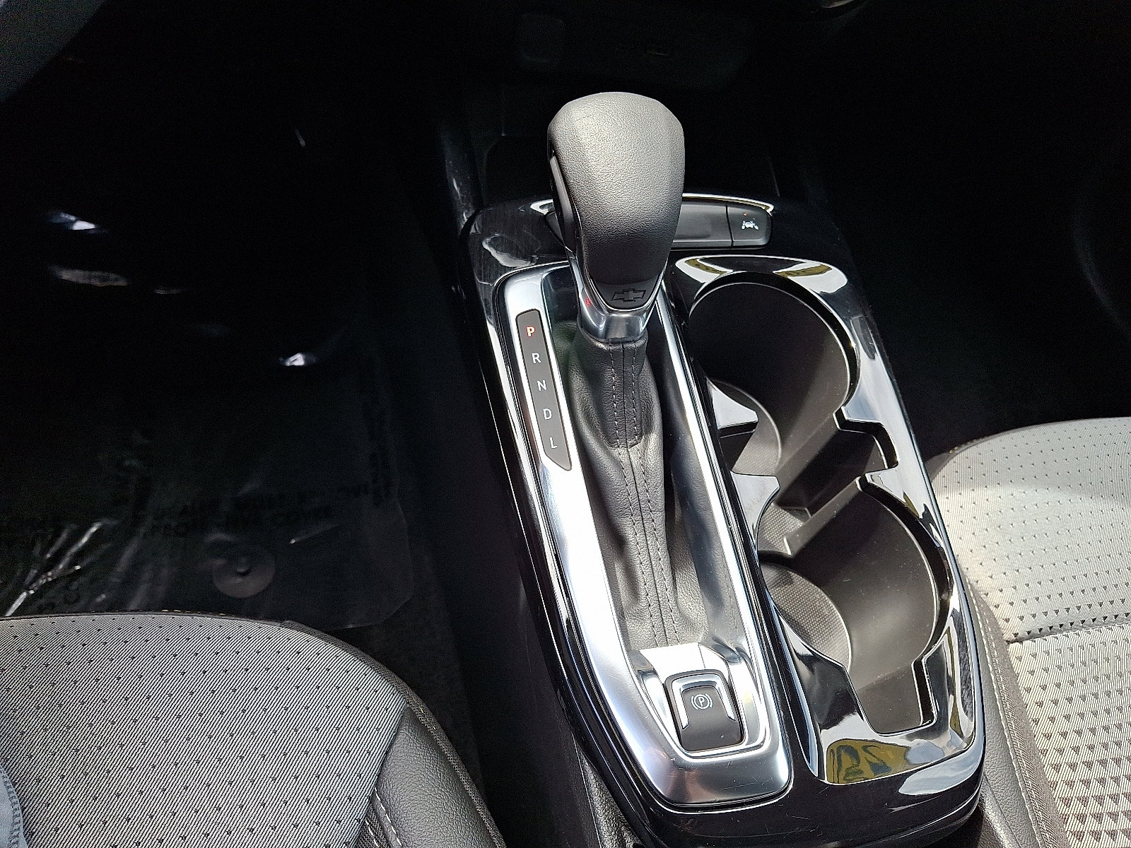 Used 2025 Chevrolet Trax LT FWD image 16