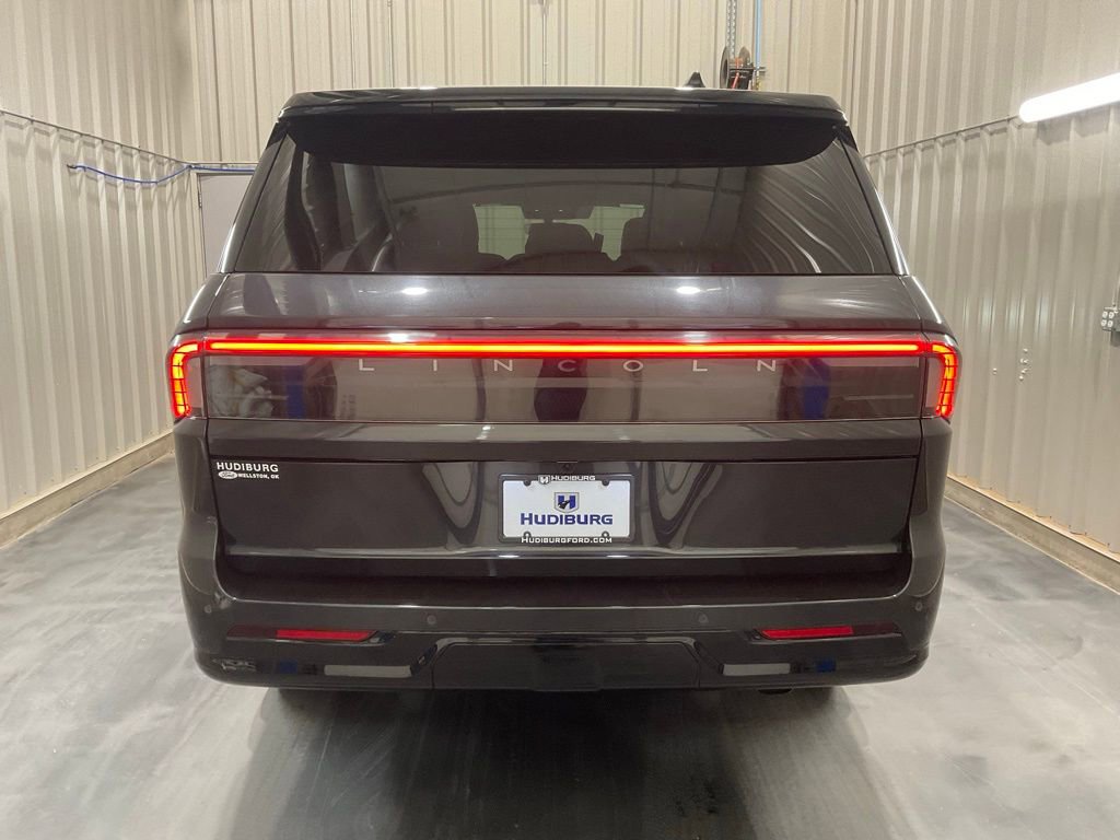 Used 2025 Lincoln Navigator Black Label image 26