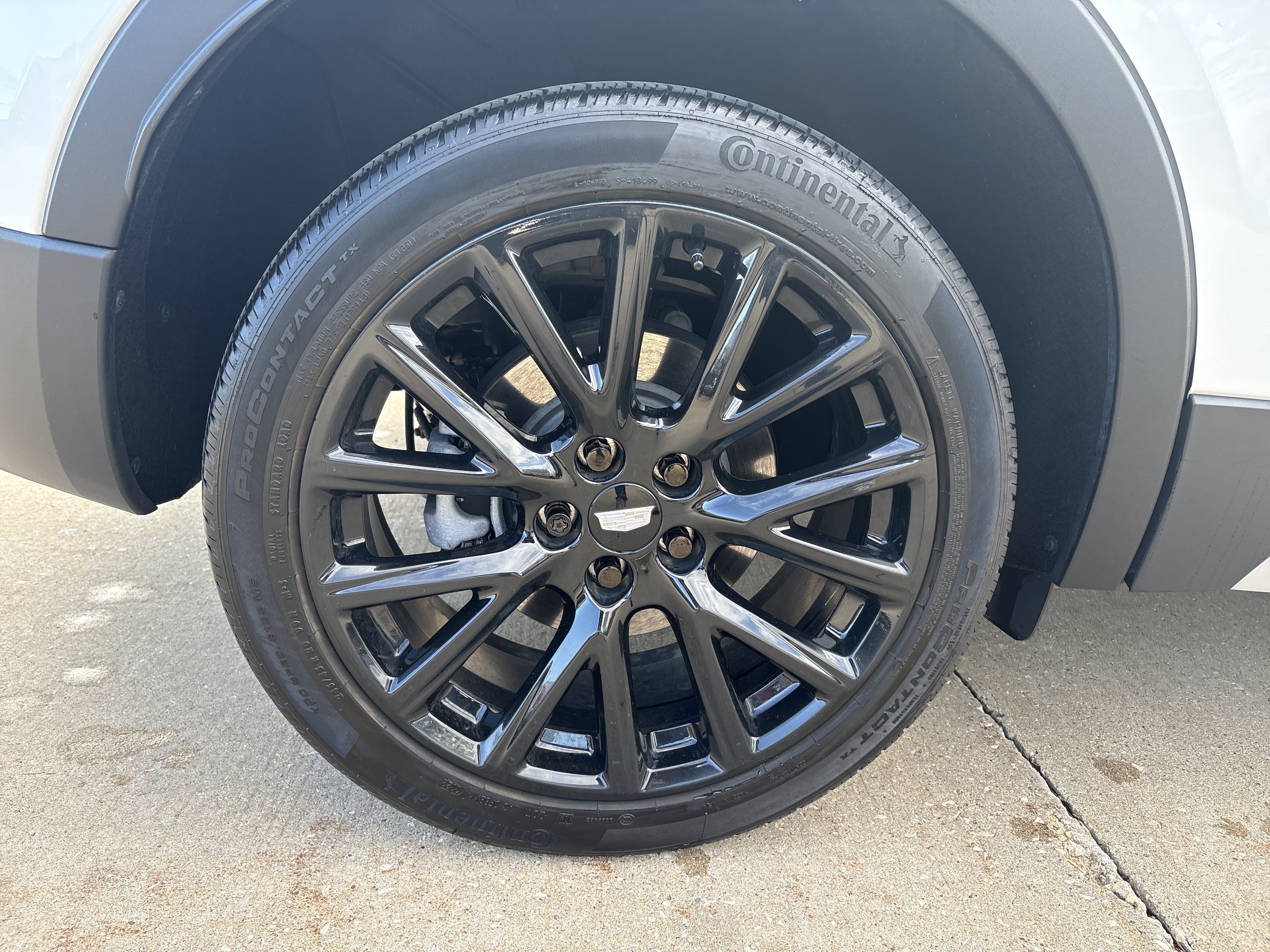 Used 2023 Cadillac XT4 Premium Luxury w/ Driver Assist Package image 9