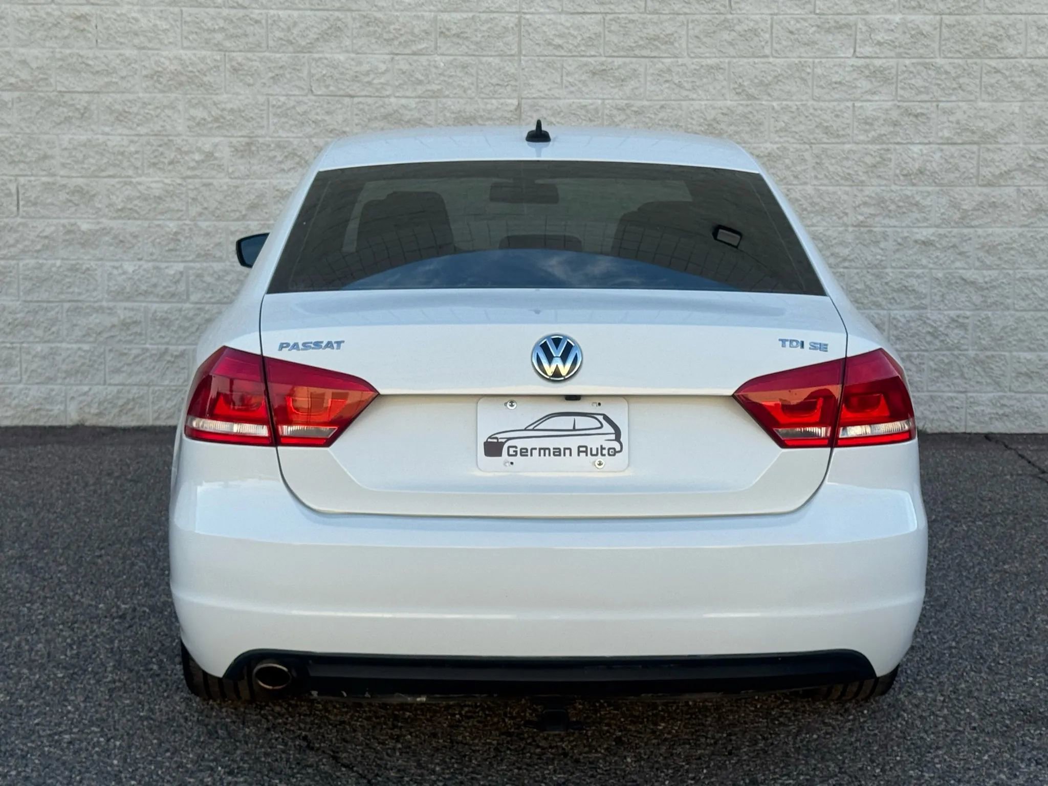Used 2015 Volkswagen Passat TDI SE FWD image 7
