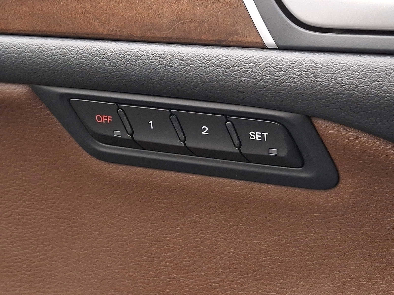 Used 2017 Audi Q5 2.0T Premium Plus w/ Technology Package image 24