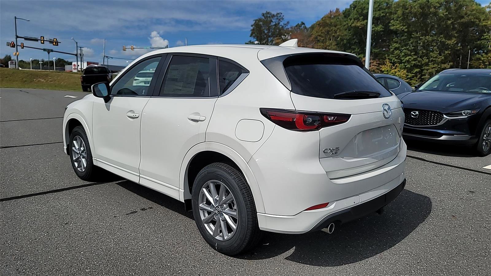 New 2025 MAZDA CX-5 AWD 2.5 S w/ Select Package image 4
