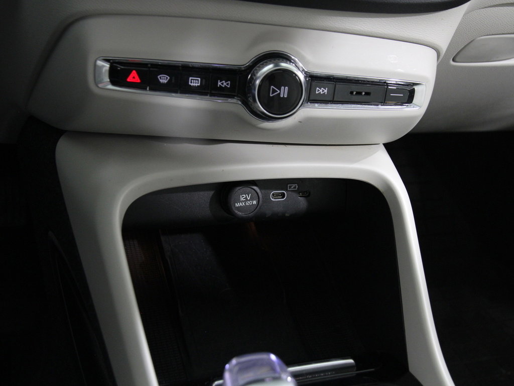 Used 2023 Volvo XC40 B5 Plus w/ Driver Assist Package image 14