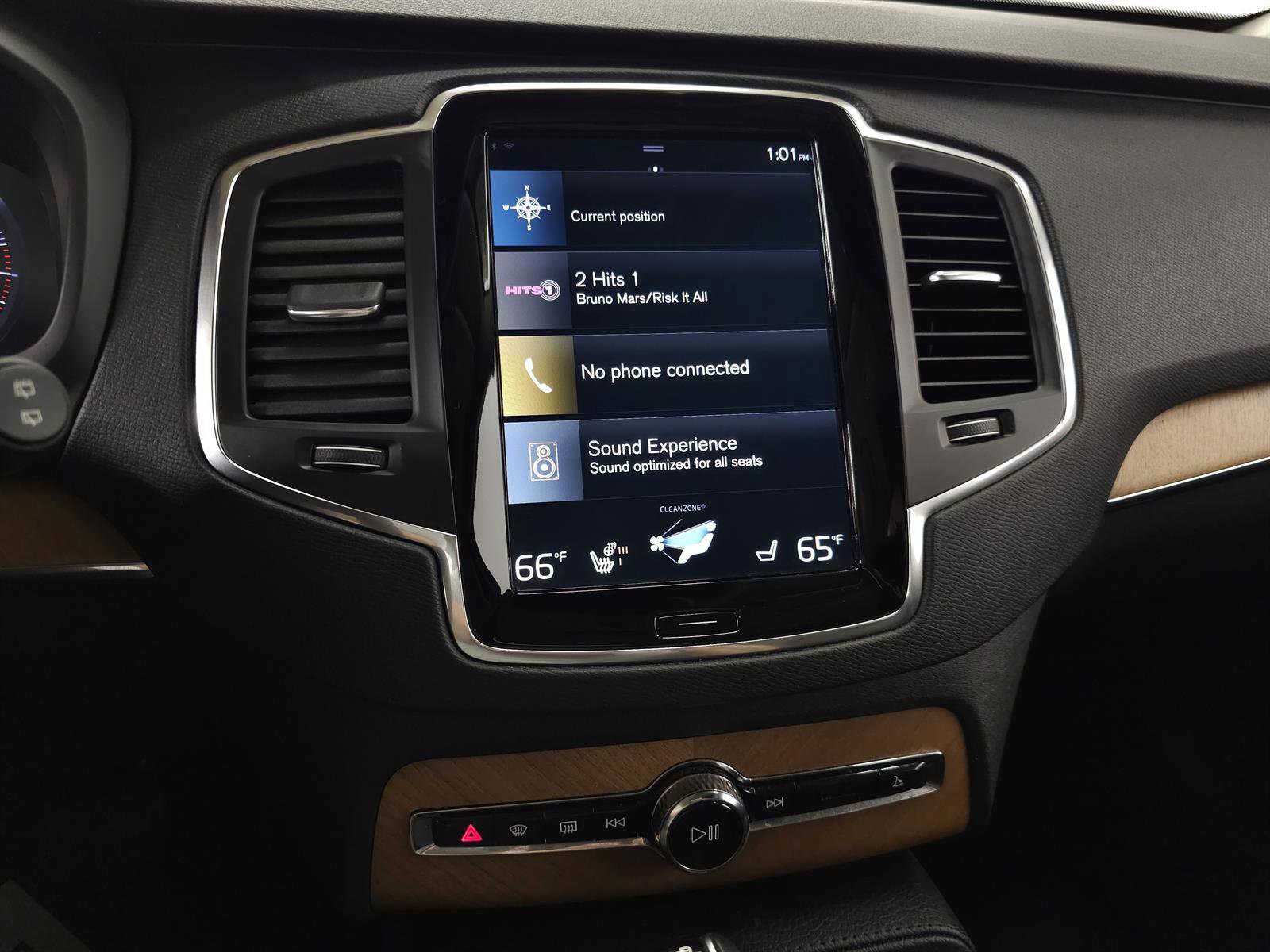 Used 2021 Volvo XC90 T6 Momentum w/ Protection Package Premier AWD/4WD image 21