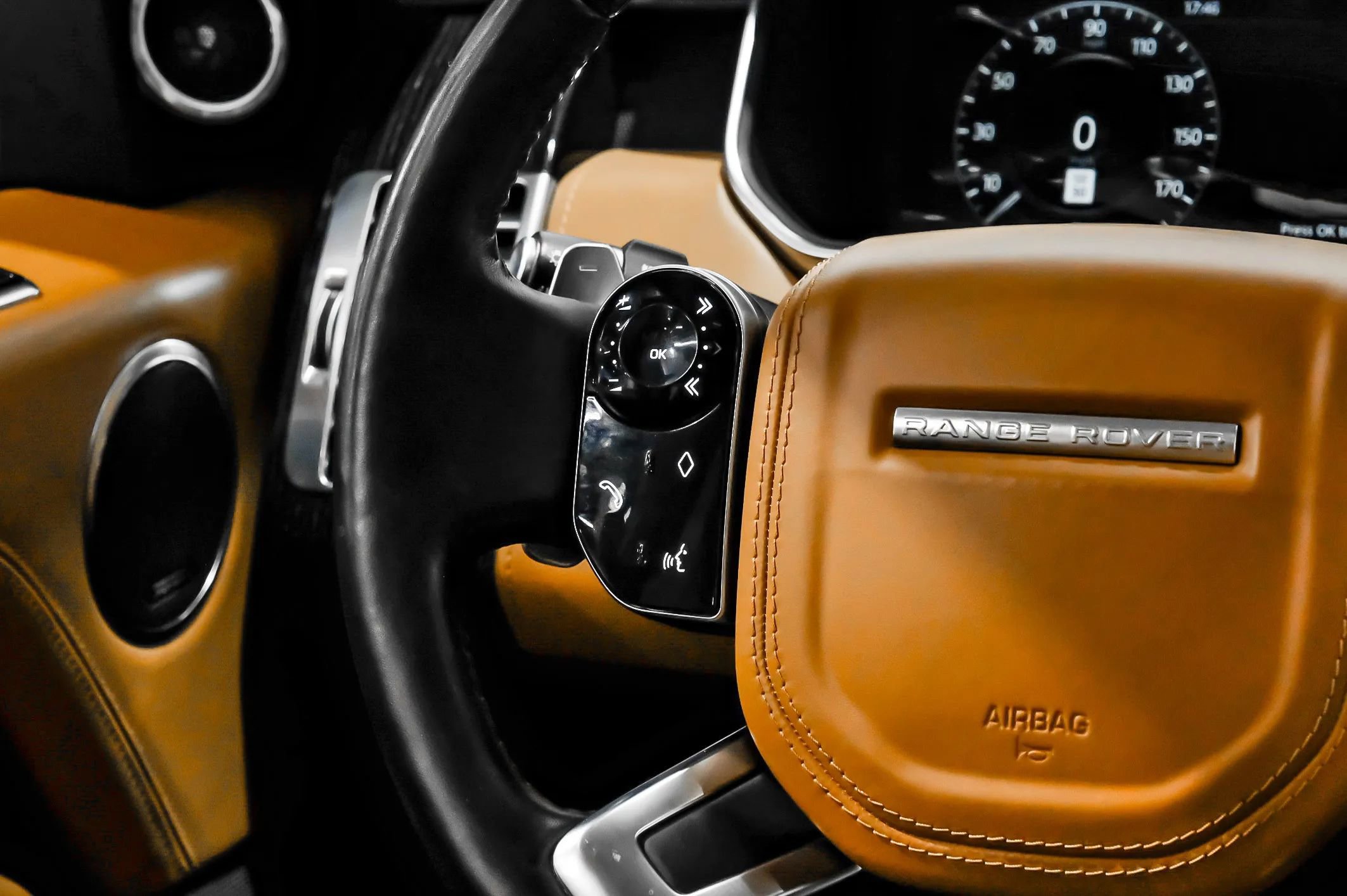 Used 2019 Land Rover Range Rover Long Wheelbase Autobiography image 18