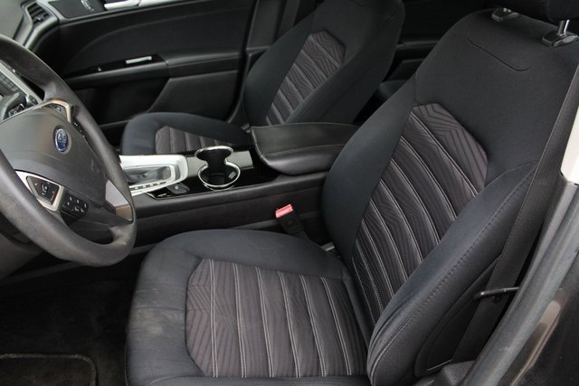 Used 2016 Ford Fusion SE image 18