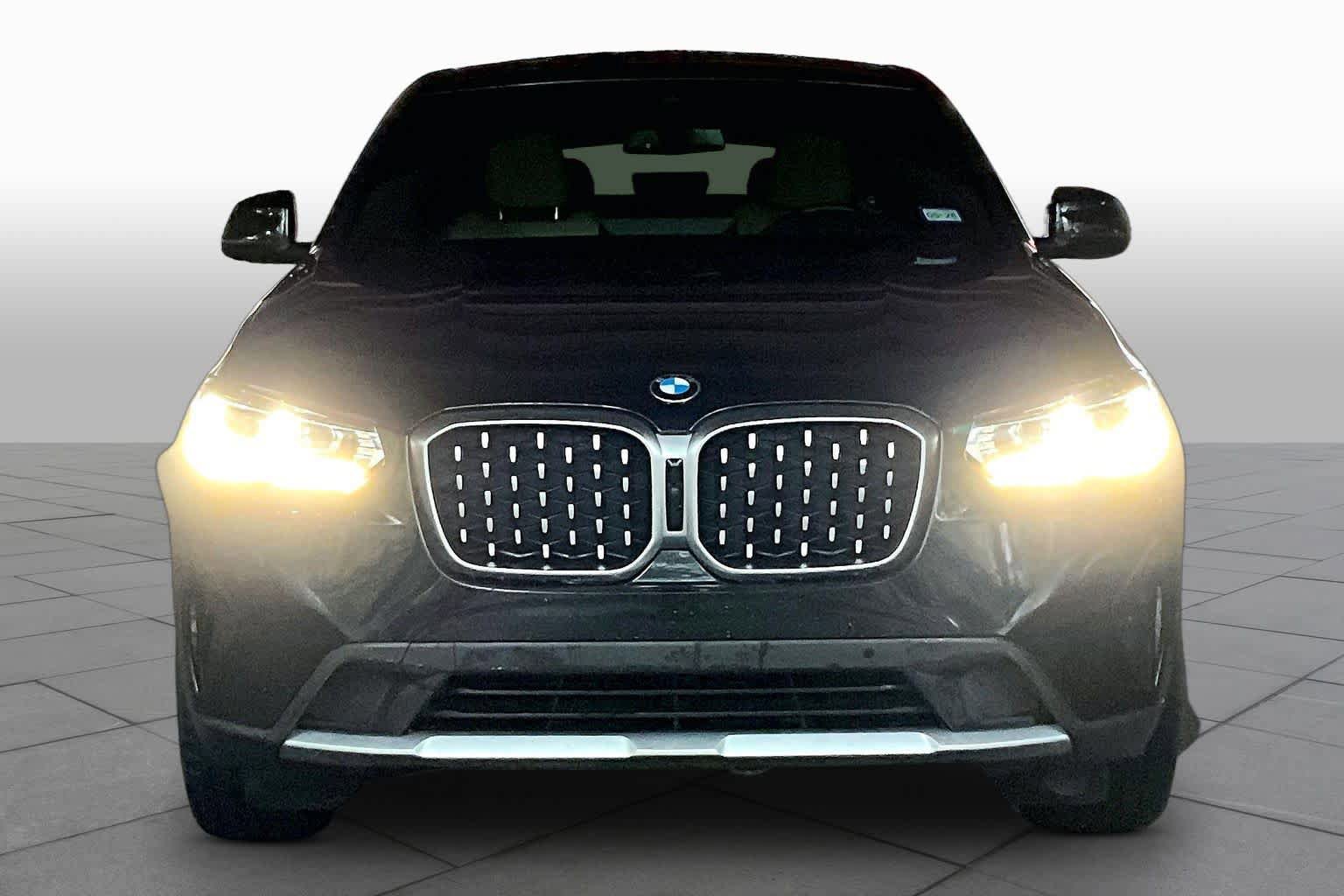 Used 2022 BMW X4 xDrive30i w/ Premium Package 2 AWD/4WD image 3