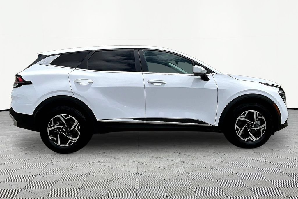 Used 2025 Kia Sportage LX FWD image 8